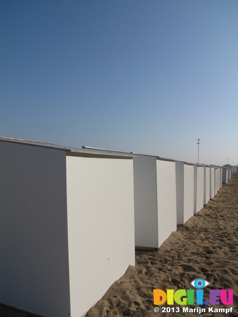 SX29498 Beach huts at De Panne